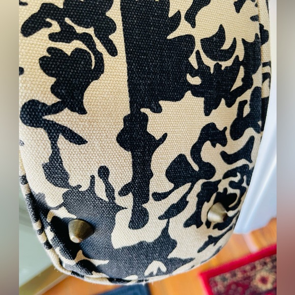 Handbag - Picture 2 of 4